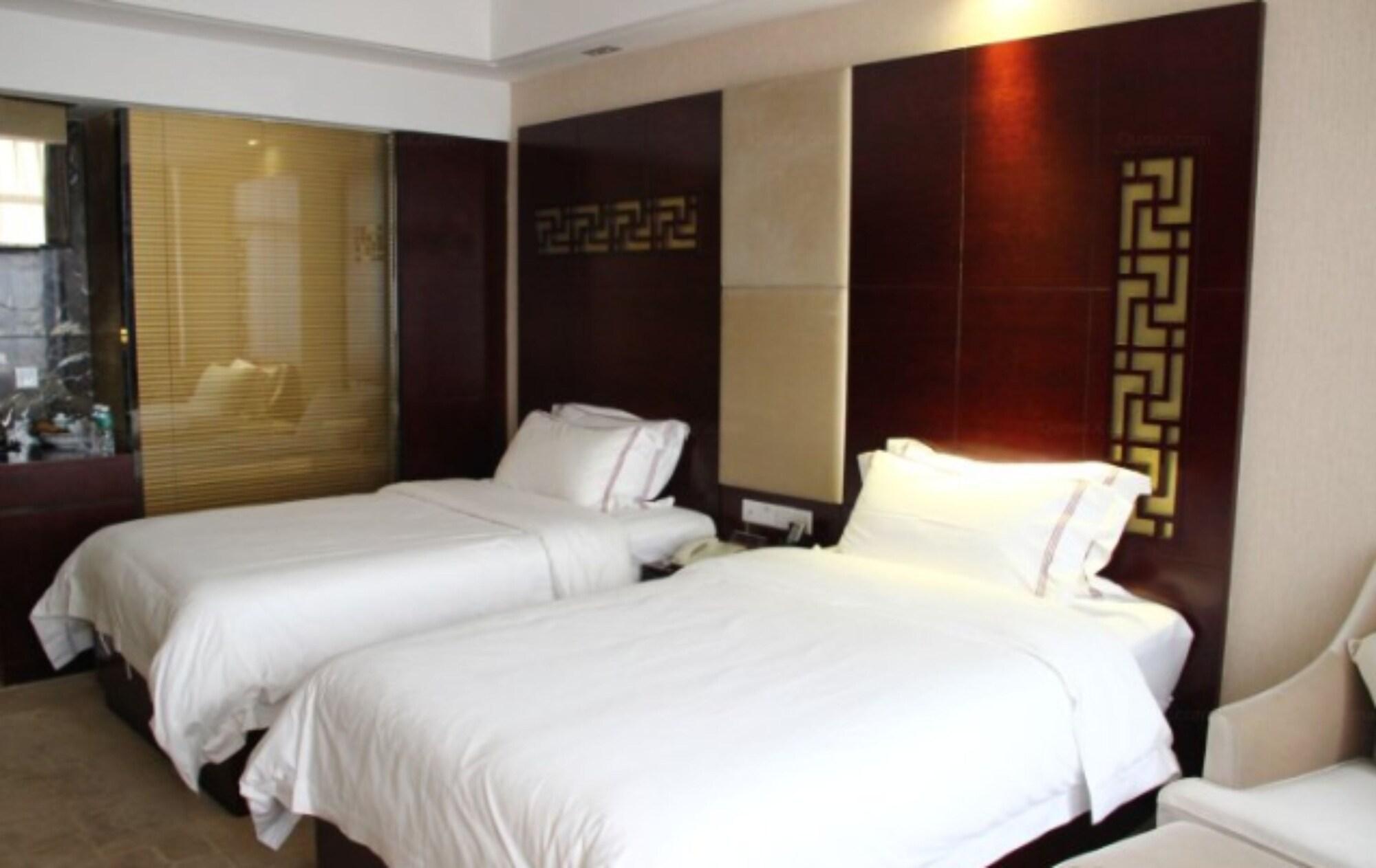 ปอย่า ฮอลิเดย์ โฮเต็ล Hotel กวางโจว ภายนอก รูปภาพ