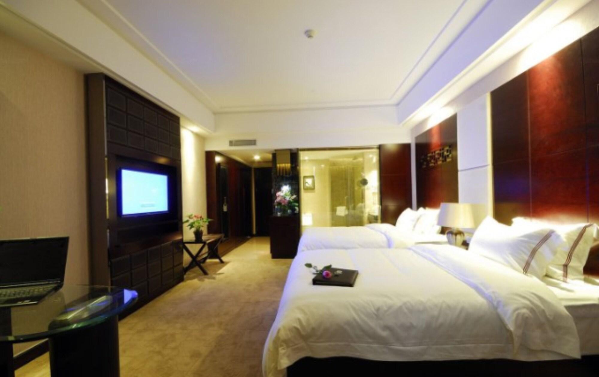 ปอย่า ฮอลิเดย์ โฮเต็ล Hotel กวางโจว ภายนอก รูปภาพ