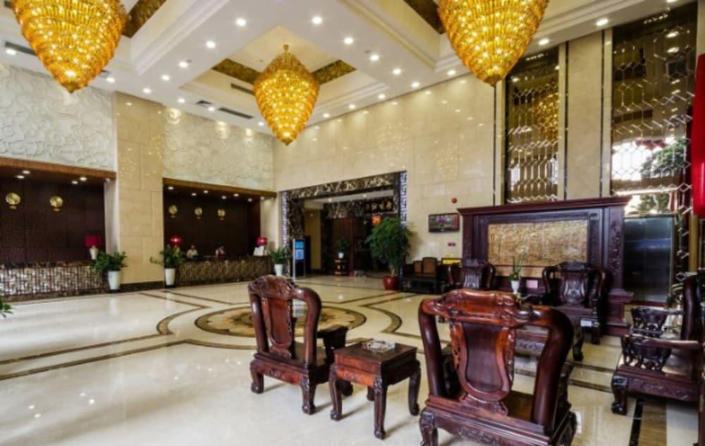 ปอย่า ฮอลิเดย์ โฮเต็ล Hotel กวางโจว ภายนอก รูปภาพ