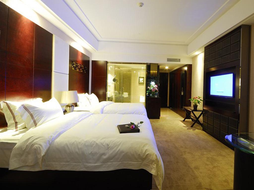 ปอย่า ฮอลิเดย์ โฮเต็ล Hotel กวางโจว ภายนอก รูปภาพ