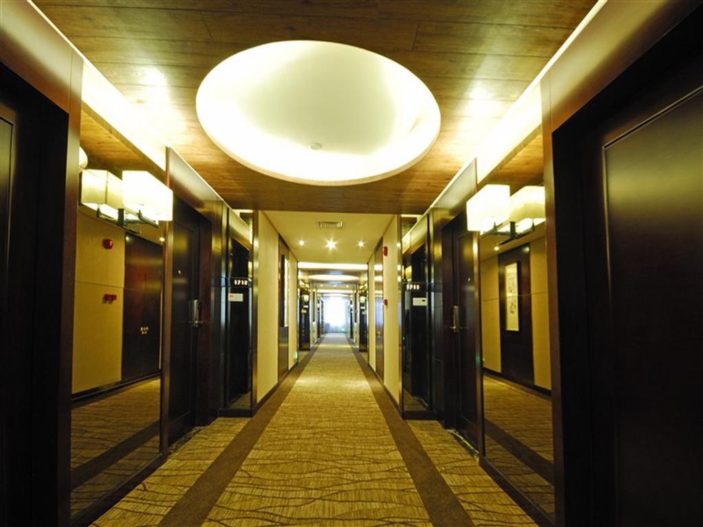 ปอย่า ฮอลิเดย์ โฮเต็ล Hotel กวางโจว ภายนอก รูปภาพ